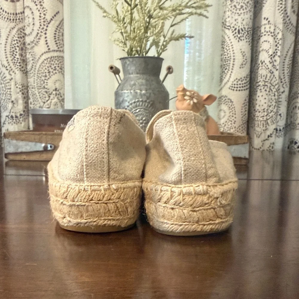 Soludos Beige Espadrilles with Multicolor Heart Embroidery